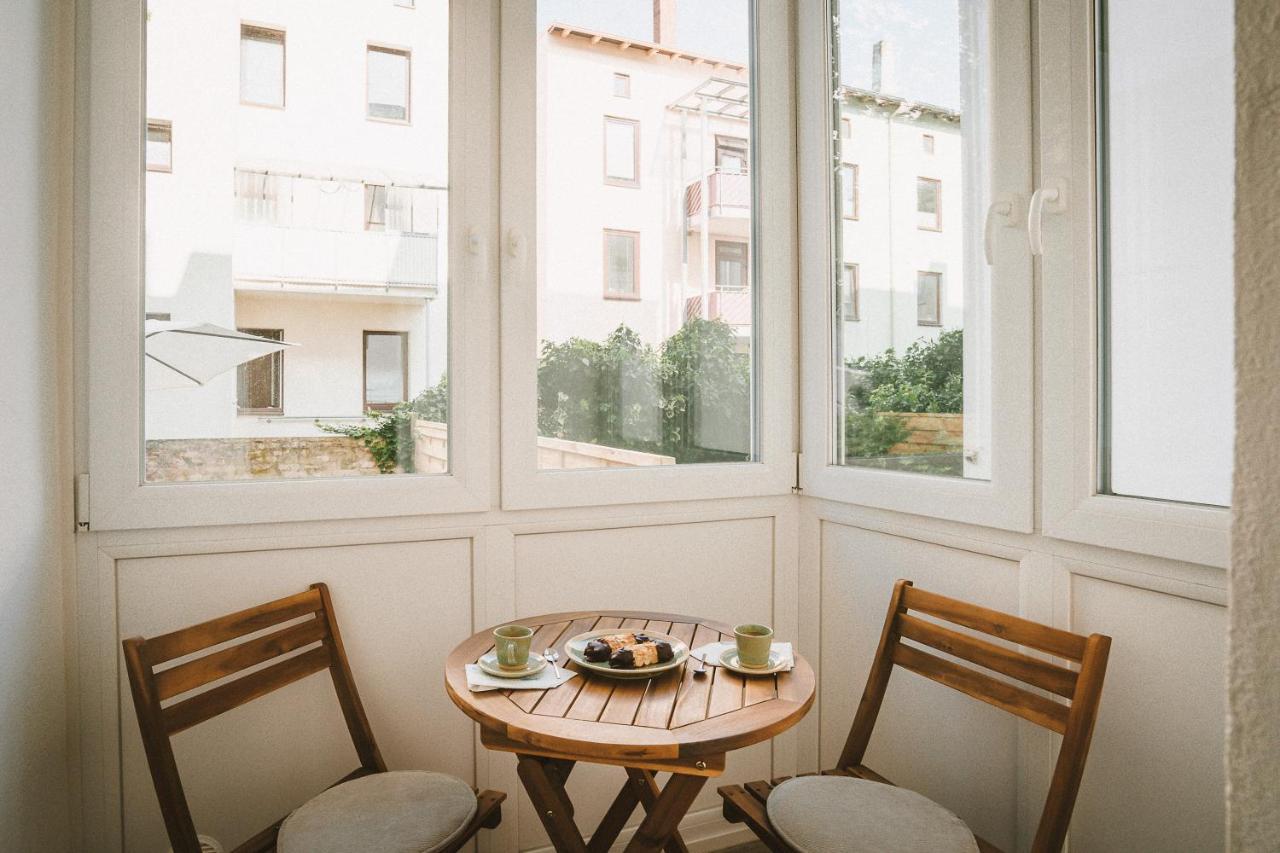 Sadebo Mit Terrasse Oder Balkon Любек
